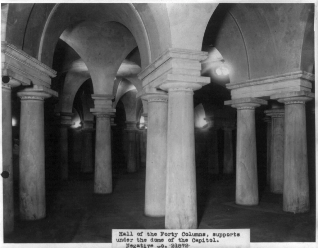 Government building with stone columns, symbolizing the stalled U.S. crypto legislation